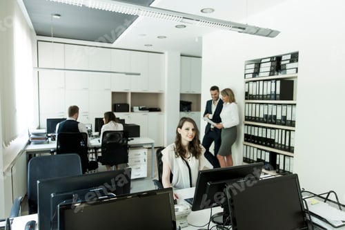Preview: Woman working on the computer