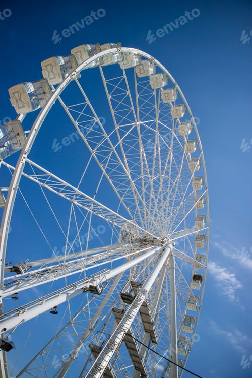 Preview: White Ferris wheel