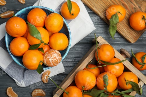 Preview: Flat lay composition with fresh ripe tangerines on wooden background