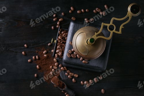 Preview: Roasted coffee beans over black