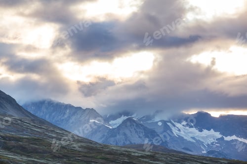 Preview: Mountains in Canada