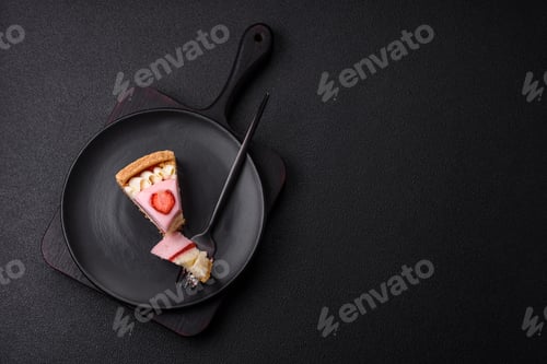Preview: Sweet cheesecake with mascarpone or Philadelphia cheese, jelly and strawberries