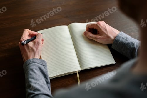 Preview: Writing by left hand in planner