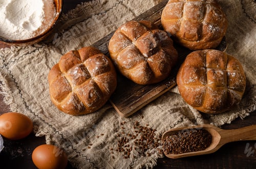 Preview: Freshly baked homemade buns