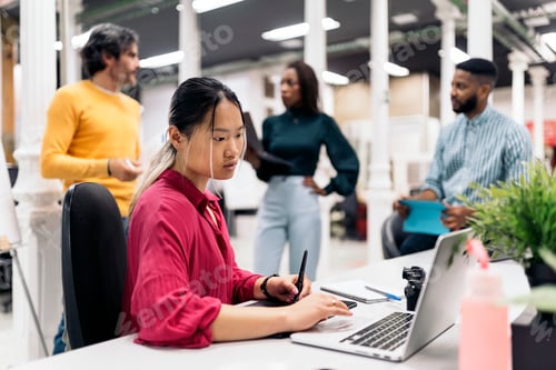 Preview: Multicultural Office Workers Working