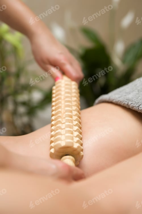 Preview: Maderotherapy anti-cellulite massage with wooden roller massager