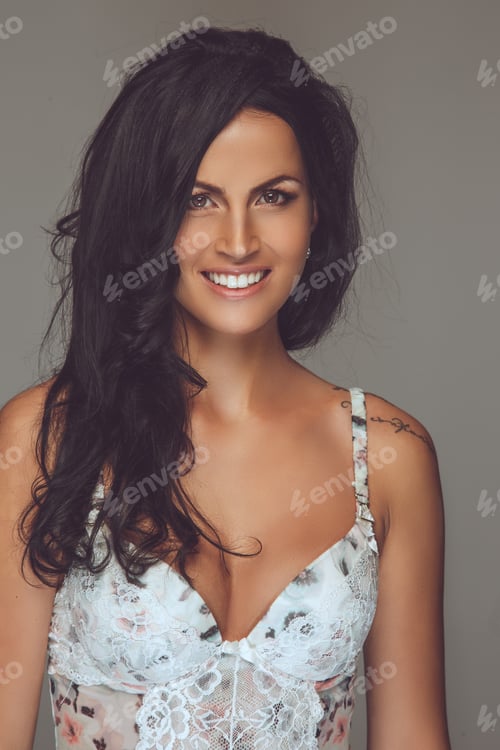Preview: Awesome woman with long dark hair.