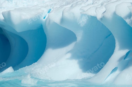 Preview: Iceberg along the Antarctic Peninsula.