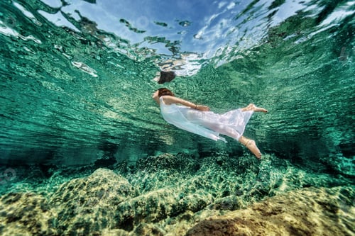 Preview: Swimming in transparent sea