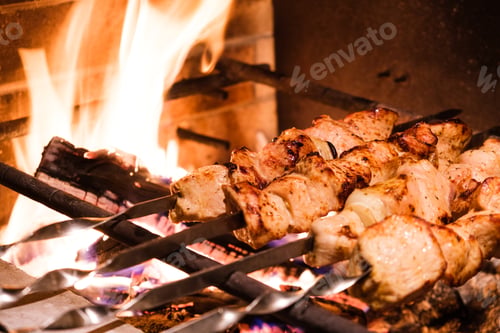 Preview: Turkey kebab on the grill closeup