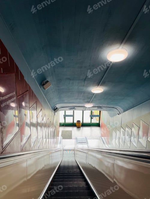 Preview: Escalator in shopping mall or public transportation.