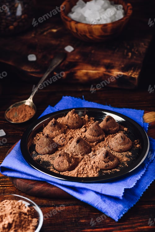 Preview: Homemade truffles with dark chocolate