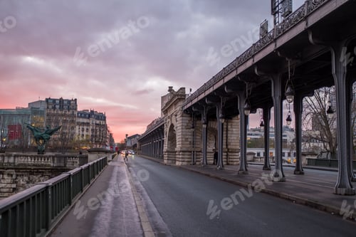 Preview: Bridge in Paris France