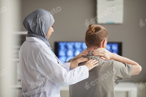Preview: Patient has problem with neck