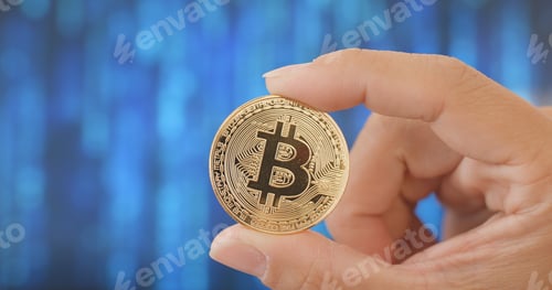 Vista previa: Mano sosteniendo bitcoin sobre fondo abstracto digital
