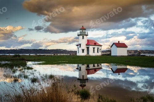 Preview: Point Robinson Lighthouse