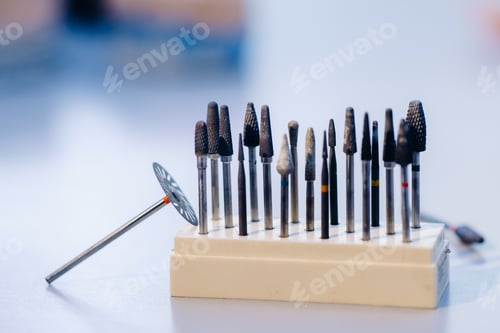 Preview: Grinding tools and drills for dental technicians