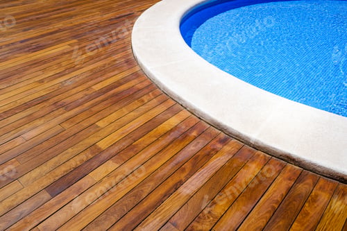 Preview: Outdoor children's pool with copy space without anyone, in the sun.