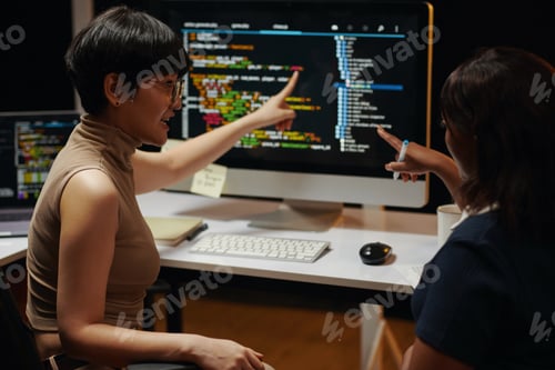 Vorschau: Entwickler diskutieren über Programmiercode