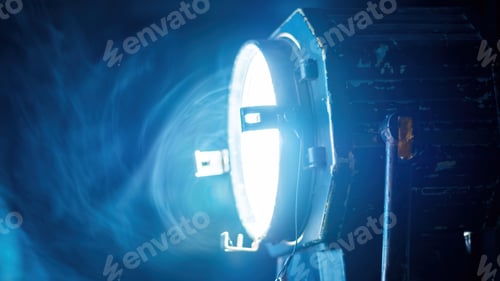 Preview: Lighting equipment on the set