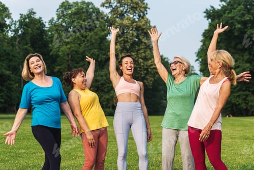 Preview: Senior women training with fitness coach at park