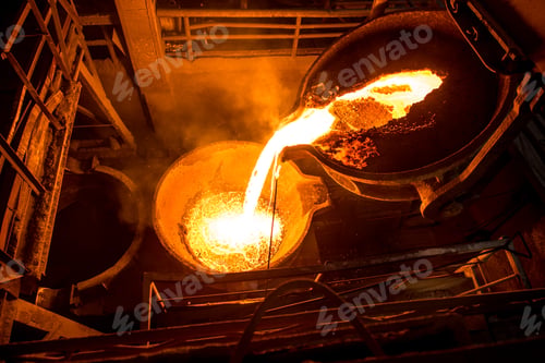Preview: Tank pours liquid metal at the steel mill