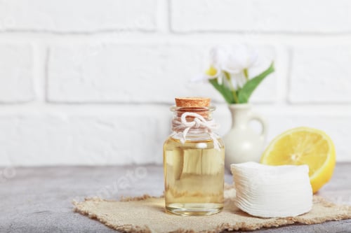 Preview: Essential Oil, Lemon and Cotton Pads for Skincare