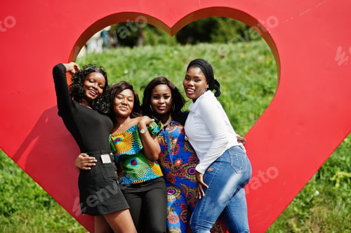 Preview: Group of african womens