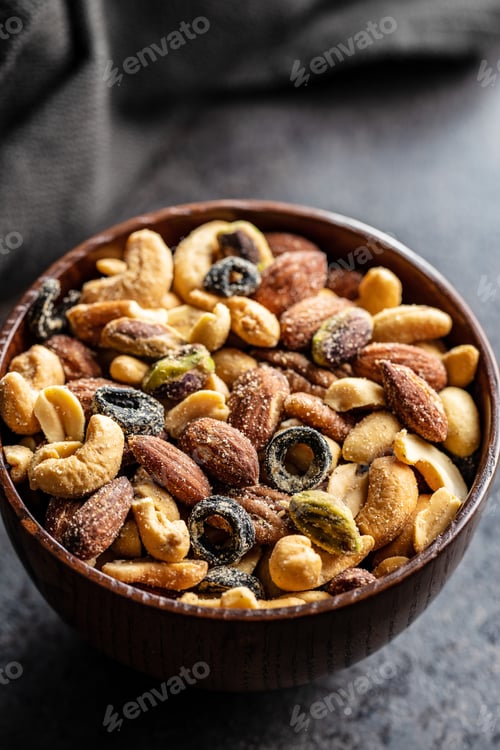 Preview: Close up bowl of tasty mixed nuts