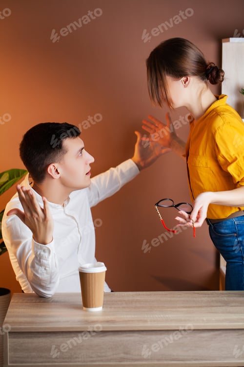 Preview: Angry customer has a conflict with the manager of the company