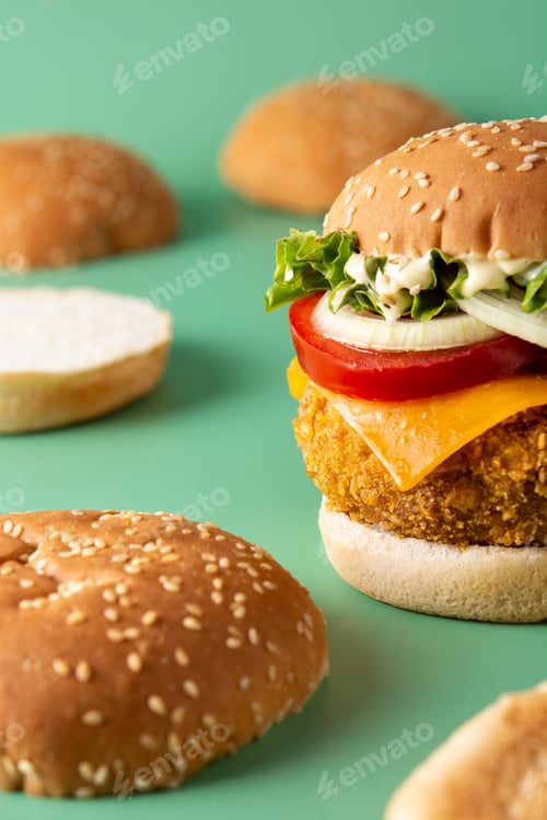 Preview: Crispy chicken burger with cheese
