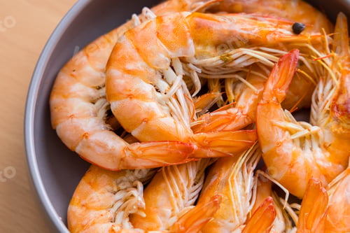 Preview: Cooked shrimp in the plate