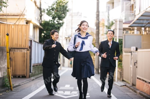 Preview: Japanese students meeting outdoors