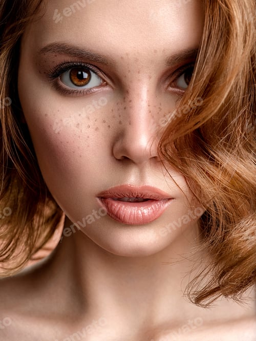 Preview: Beautiful face of an white woman.