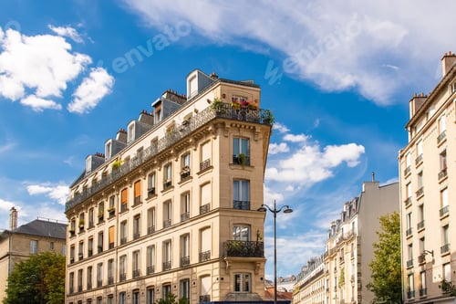Preview: Paris, typical facade and windows