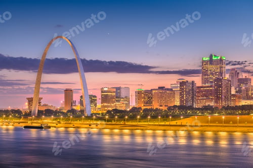 Preview: St. Louis, Missouri, USA downtown cityscape on the Mississippi R