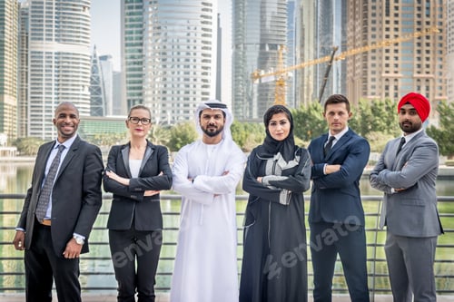 Preview: Business team in Dubai