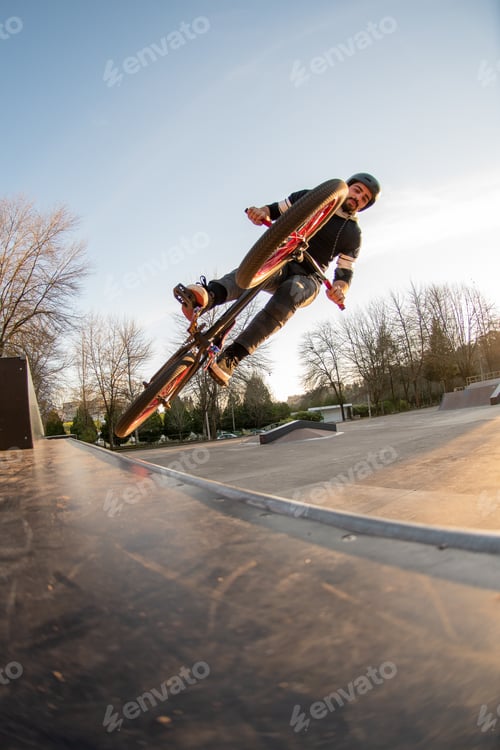 Preview: BMX jump in a wooden ramp