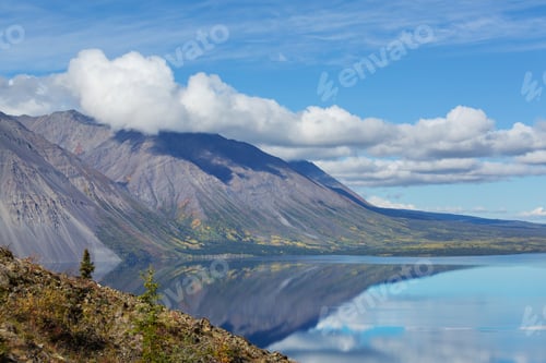 Preview: Lake in Canada