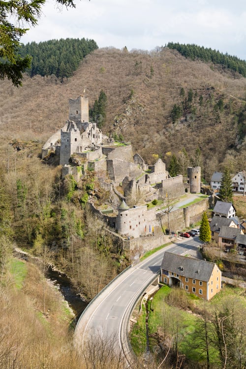 Preview: Castle Ruin Manderscheid, Germany