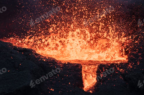 Preview: volcano eruption lava flow Iceland