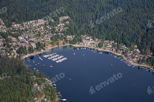 Preview: Aerial view on the luxury homes in Deep Cove