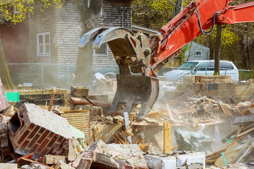 Preview: Demolition of an old house