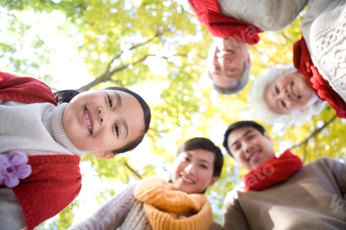 Preview: Multi Generation Familiy Enjoying a Park in Autumn