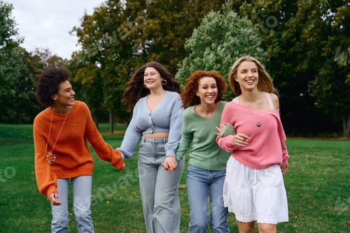Preview: Celebrating friendship and style during a vibrant spring day in the park