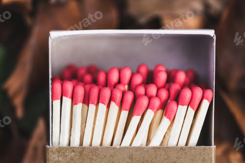 Preview: Red match heads in box macro