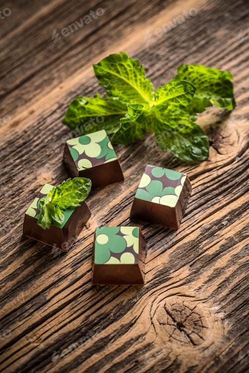 Preview: Delicious chocolate candies