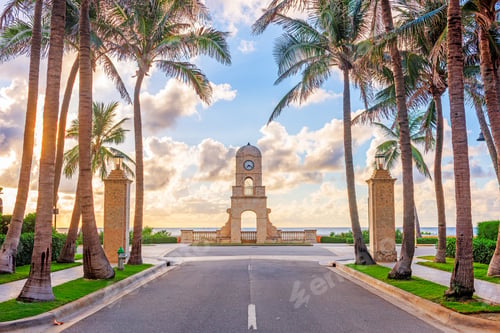 Preview: Palm Beach, Florida, USA clock tower on Worth Ave