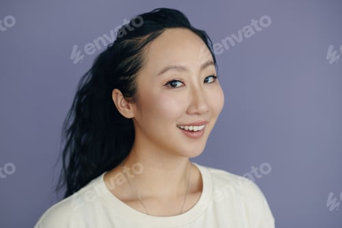 Preview: Smiling Chinese Young Woman