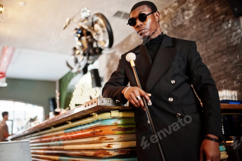 Preview: Stylish african american gentleman